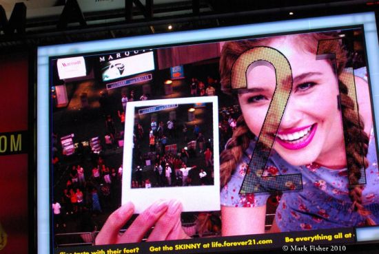 《FOREVER21 TIMES SQUARE DIGITAL BILLBOARD 》作者:space150 《FOREVER21 TIMES SQUARE DIGITAL BILLBOARD 》作者:space150